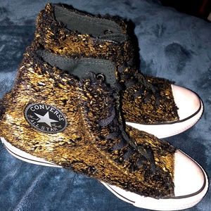 Converse All Star 6.5 Black & Gold Fuzzy High Tops